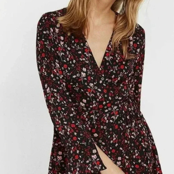 GAP Dresses & Skirts - Gap Floral Long-Sleeve Tie Waist Dress